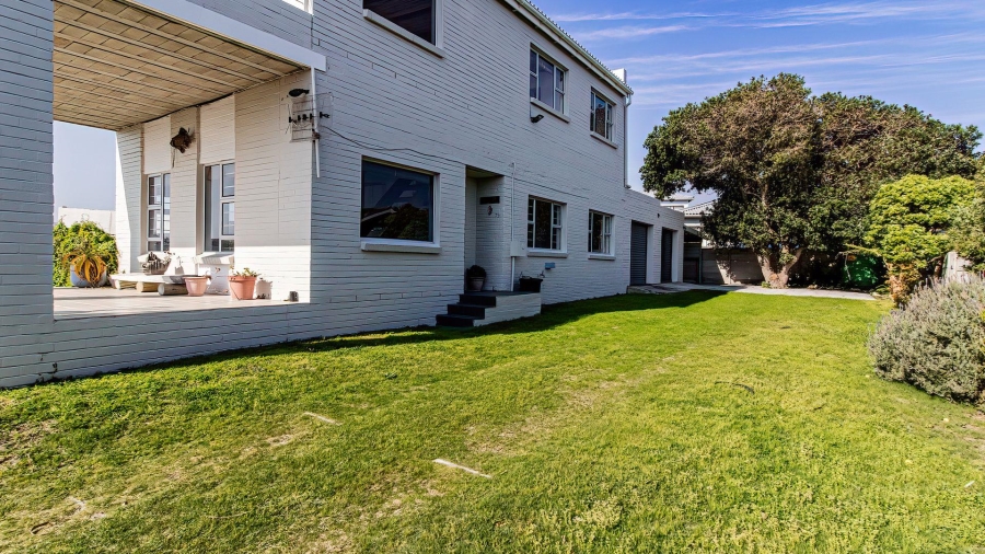4 Bedroom Property for Sale in De Kelders Western Cape